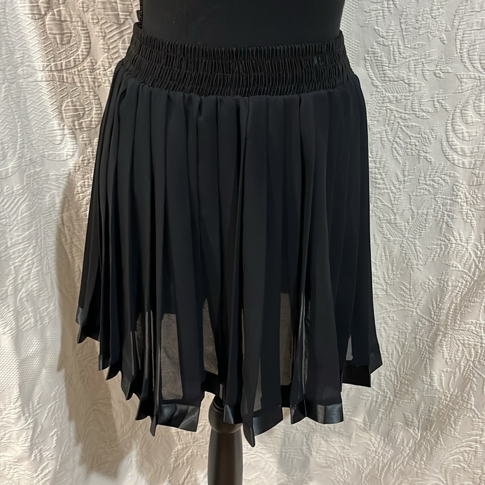Fire Los Angeles pleated mini skirt, size medium